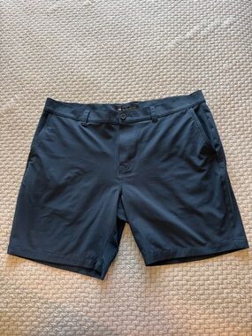 Like New Men's Light Blue Travis Mathew Shorts Size 40